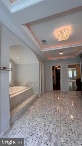 6700 LUPINE LN, Mclean, VA 22101