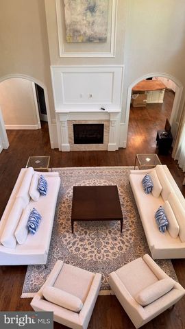 6700 LUPINE LN, Mclean, VA 22101