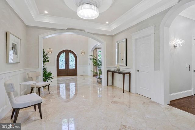 6700 LUPINE LN, Mclean, VA 22101