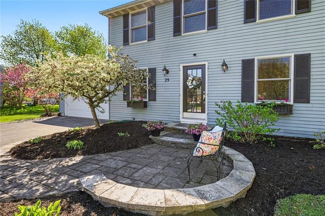 29 Camborne Circle, Perinton, NY 14450