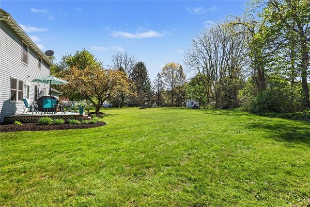 29 Camborne Circle, Perinton, NY 14450