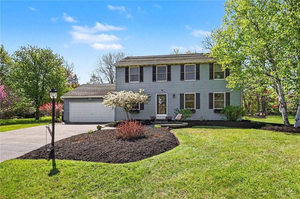 29 Camborne Circle, Perinton, NY 14450