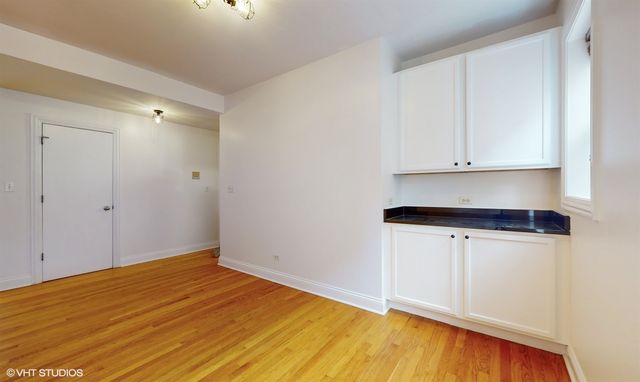 1546 W Sherwin Avenue 2N, Chicago, IL 60626