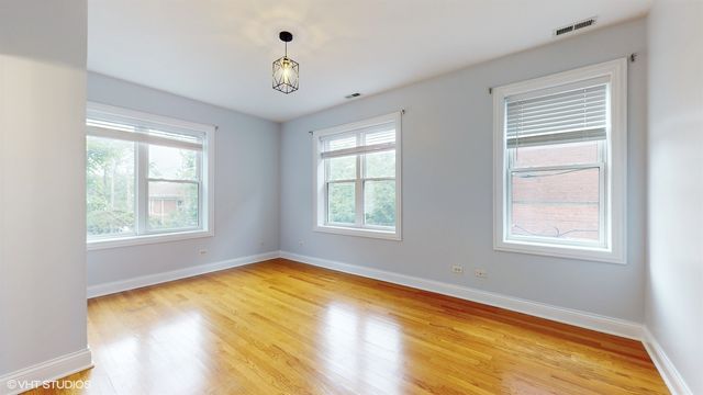 1546 W Sherwin Avenue 2N, Chicago, IL 60626