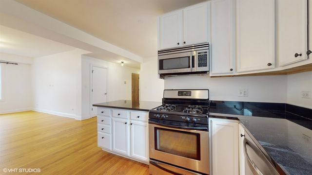 1546 W Sherwin Avenue 2N, Chicago, IL 60626