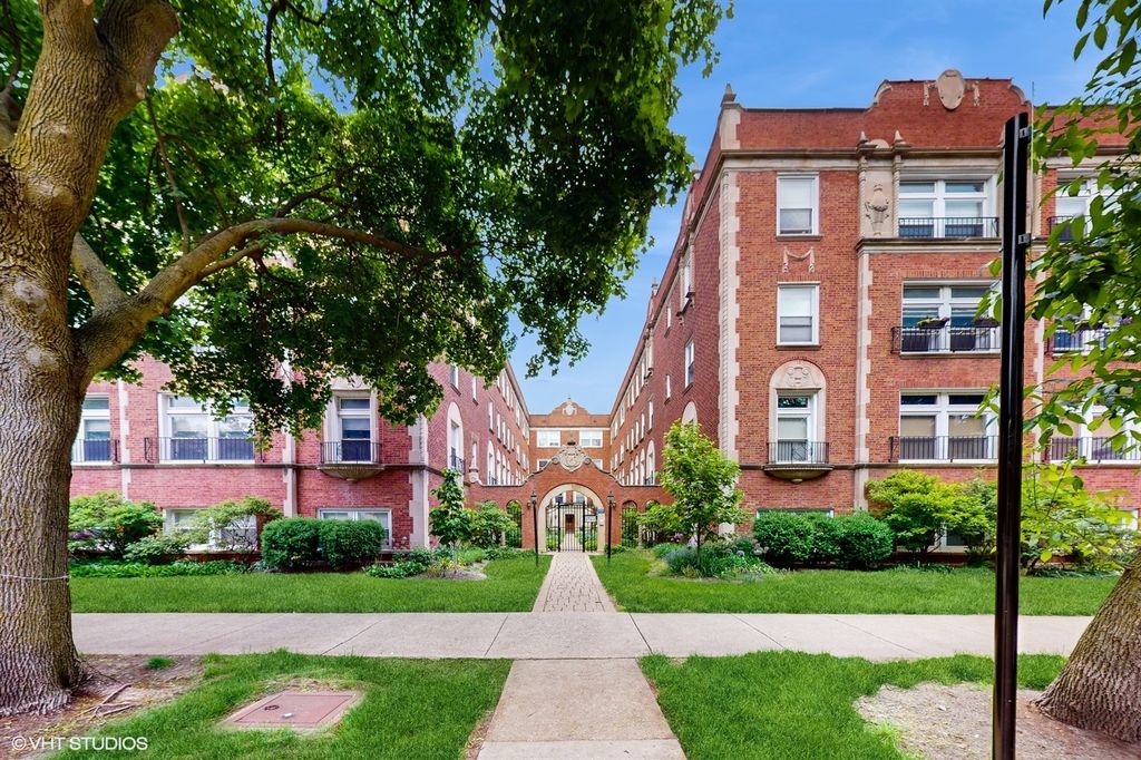1546 W Sherwin Avenue 2N, Chicago, IL 60626