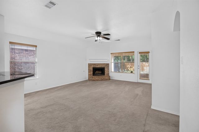 5916 Crestview Drive, Grand Prairie, TX 75052