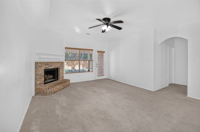 5916 Crestview Drive, Grand Prairie, TX 75052