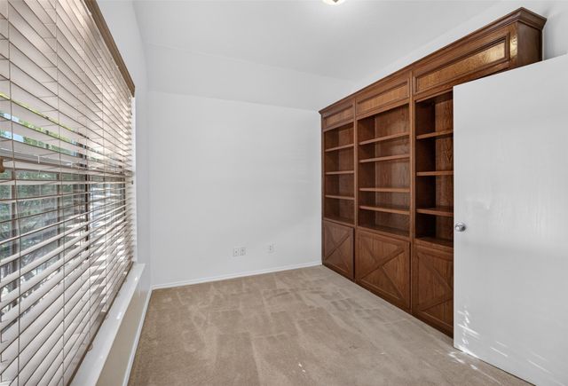 5916 Crestview Drive, Grand Prairie, TX 75052