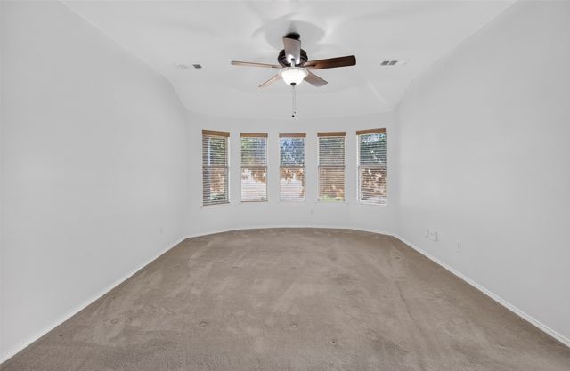 5916 Crestview Drive, Grand Prairie, TX 75052