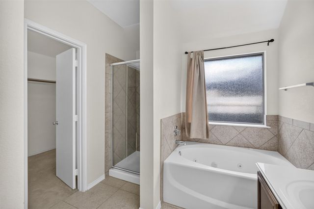 5916 Crestview Drive, Grand Prairie, TX 75052