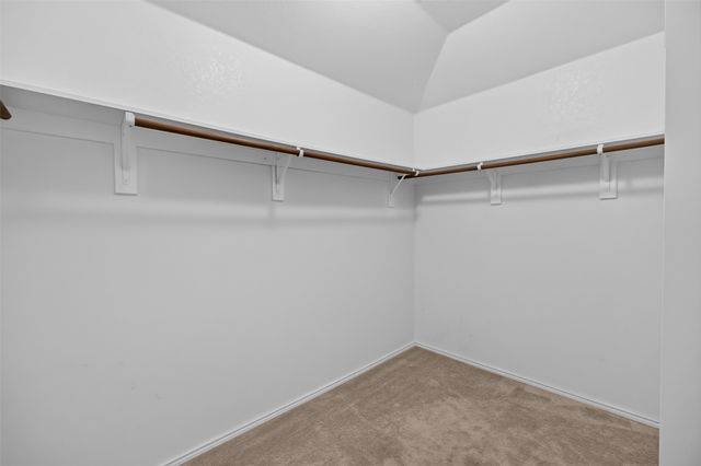 5916 Crestview Drive, Grand Prairie, TX 75052