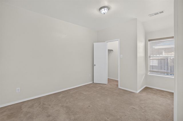 5916 Crestview Drive, Grand Prairie, TX 75052