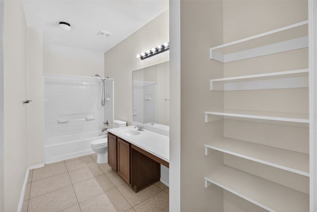 5916 Crestview Drive, Grand Prairie, TX 75052