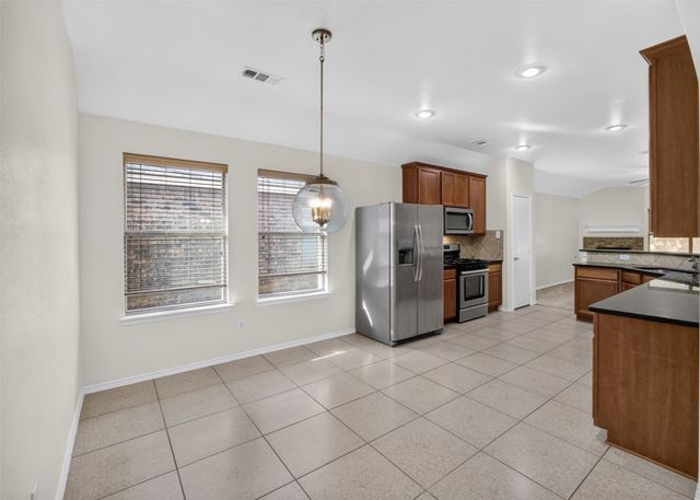 5916 Crestview Drive, Grand Prairie, TX 75052