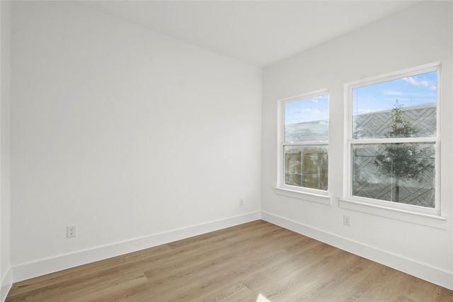 2221 Hooper Street, Dallas, TX 75215