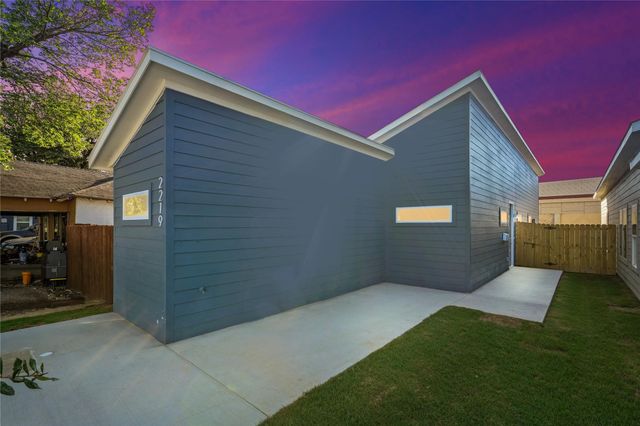 2221 Hooper Street, Dallas, TX 75215