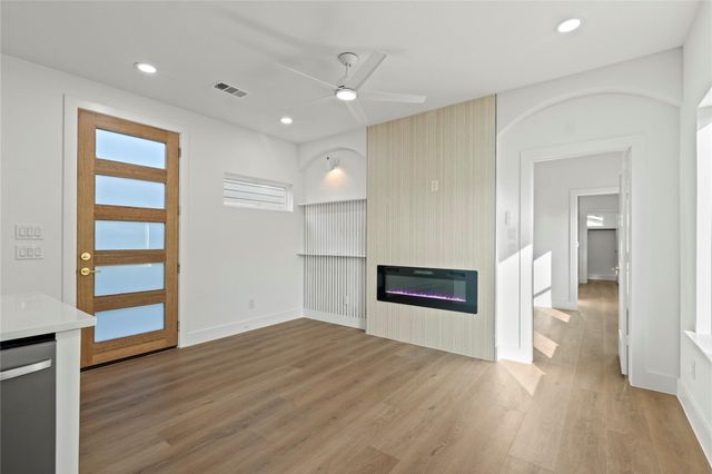 2221 Hooper Street, Dallas, TX 75215