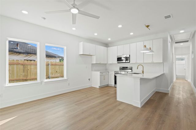 2221 Hooper Street, Dallas, TX 75215