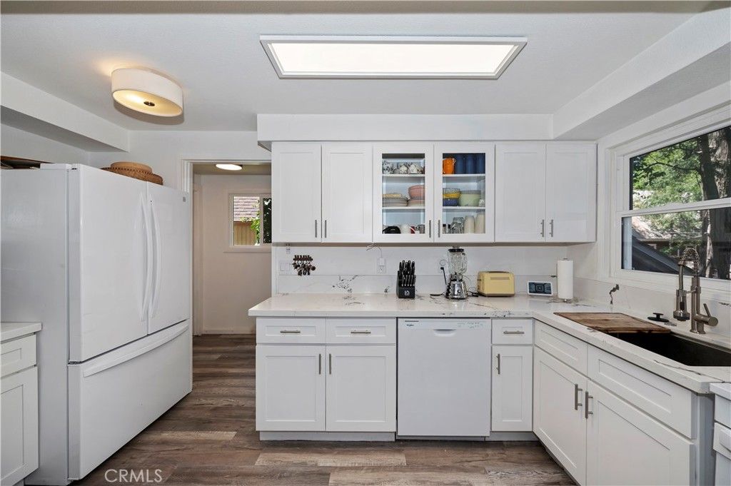 Image 10 of property listing at 23916 Pioneer Camp, Crestline, CA 92325