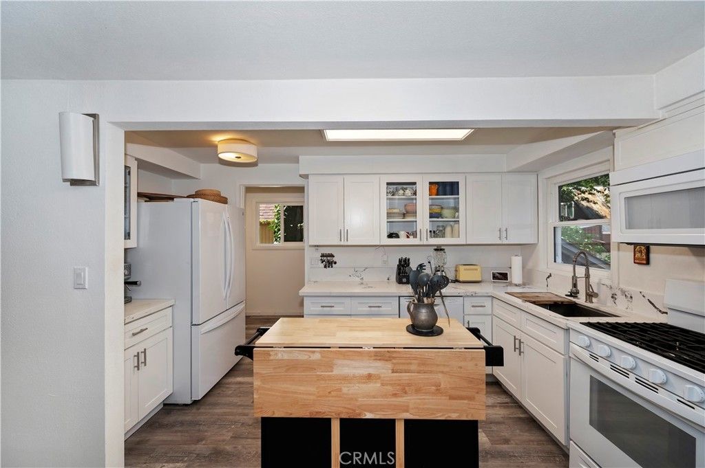Image 12 of property listing at 23916 Pioneer Camp, Crestline, CA 92325
