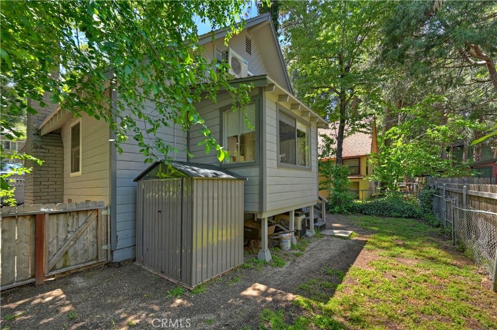 Image 35 of property listing at 23916 Pioneer Camp, Crestline, CA 92325