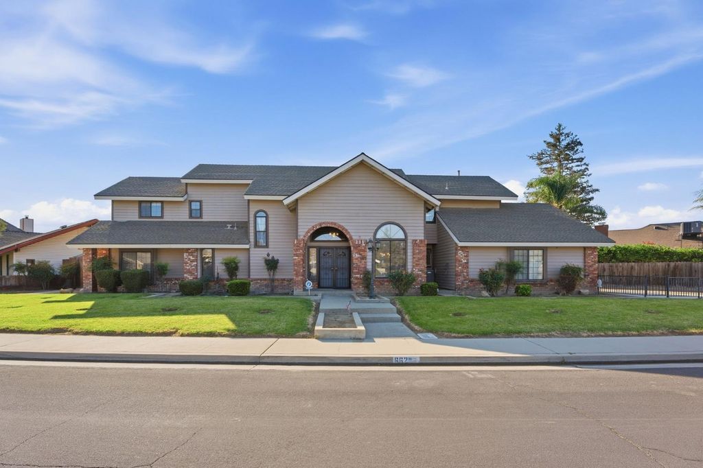 Image 1 of property listing at 662 S Boyd, Kerman, CA 93630