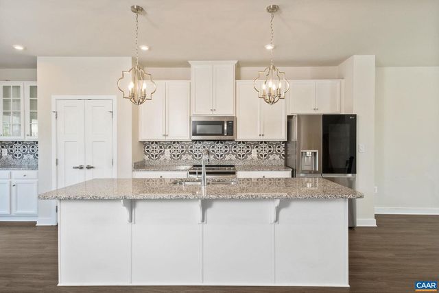 3721 SEDGEWICK LN, Keswick, VA 22947