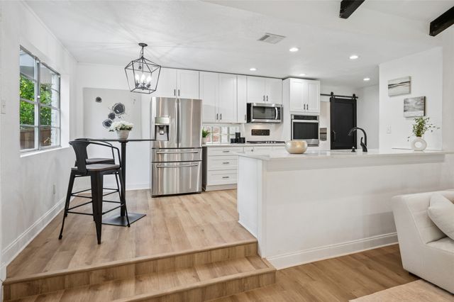 912 Glen Oaks Blvd, Dallas, TX 75232