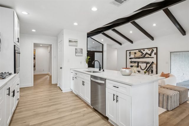 912 Glen Oaks Blvd, Dallas, TX 75232