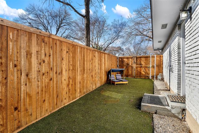 912 Glen Oaks Blvd, Dallas, TX 75232