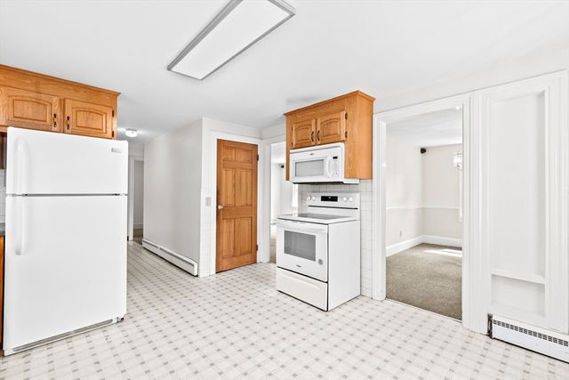 32 Plymouth Street, Middleboro, MA 02346
