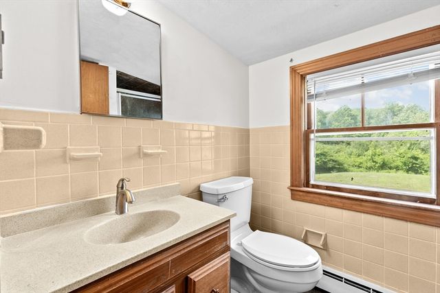 32 Plymouth Street, Middleboro, MA 02346