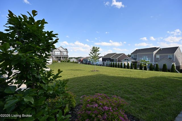 15806 Stonehouse Ct, Louisville, KY 40245