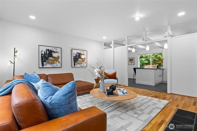 16007 SE 31st Street, Bellevue, WA 98008