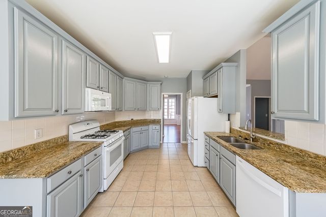 2037 Castlemaine Circle, Woodstock, GA 30189