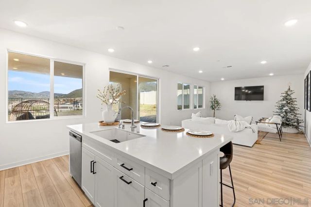 316 CANTER COURT, Fallbrook, CA 92028