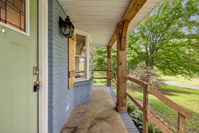 707 Darrow Dr, Pleasant View, TN 37146