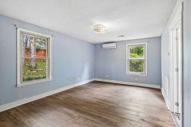 707 Darrow Dr, Pleasant View, TN 37146