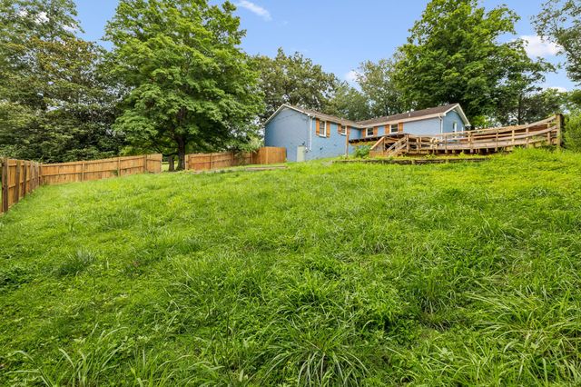 707 Darrow Dr, Pleasant View, TN 37146