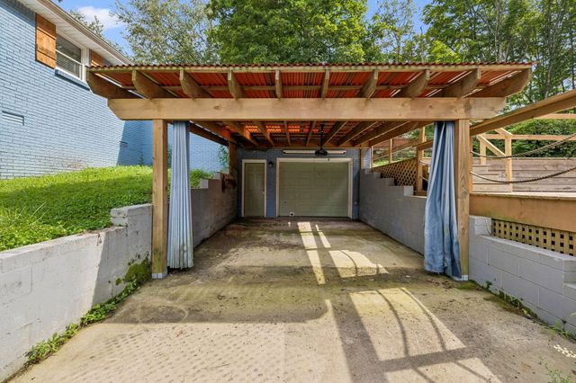 707 Darrow Dr, Pleasant View, TN 37146
