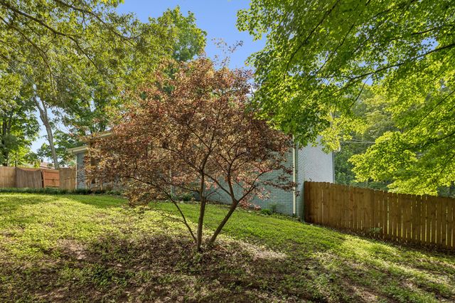 707 Darrow Dr, Pleasant View, TN 37146