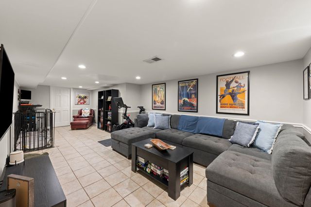 124 W Crystal Avenue, Lombard, IL 60148