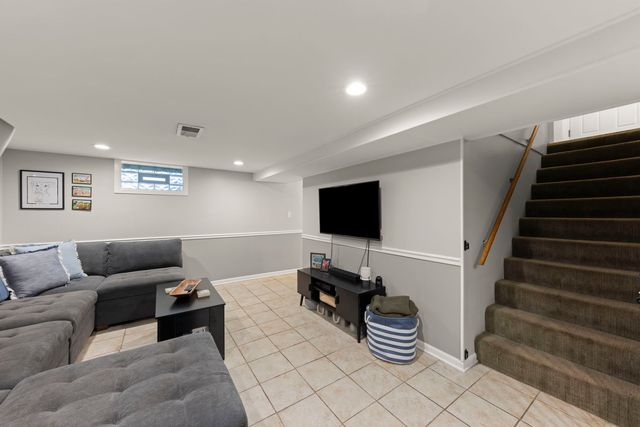 124 W Crystal Avenue, Lombard, IL 60148