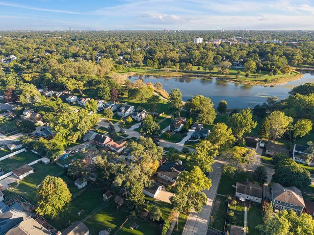 124 W Crystal Avenue, Lombard, IL 60148