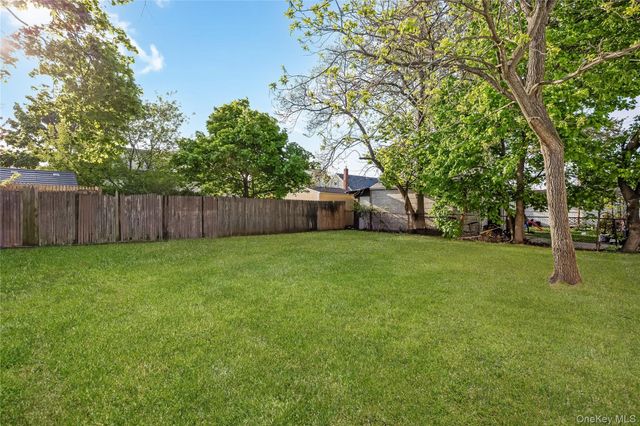 728 Martin Drive, Uniondale, NY 11553