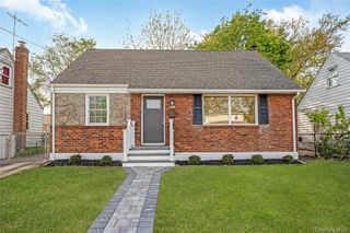 728 Martin Drive, Uniondale, NY 11553