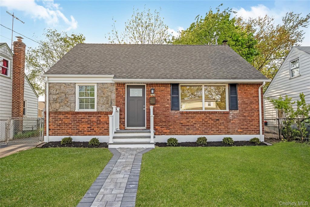 728 Martin Drive, Uniondale, NY 11553