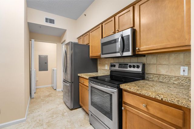9901 Baywinds 3105, West Palm Beach, FL 33411