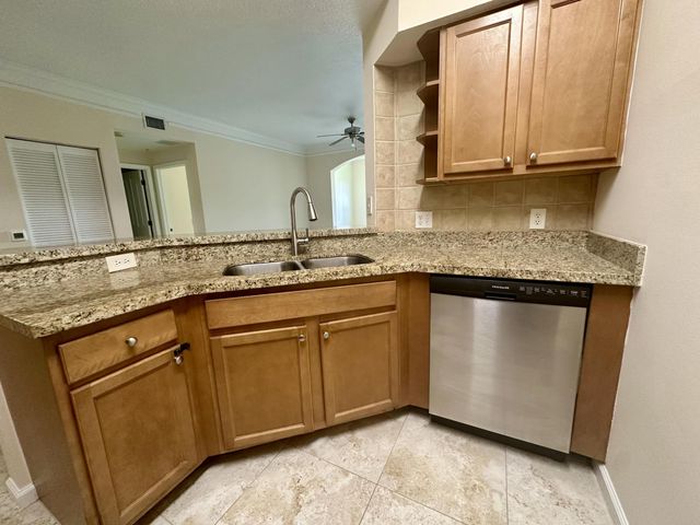 9901 Baywinds 3105, West Palm Beach, FL 33411